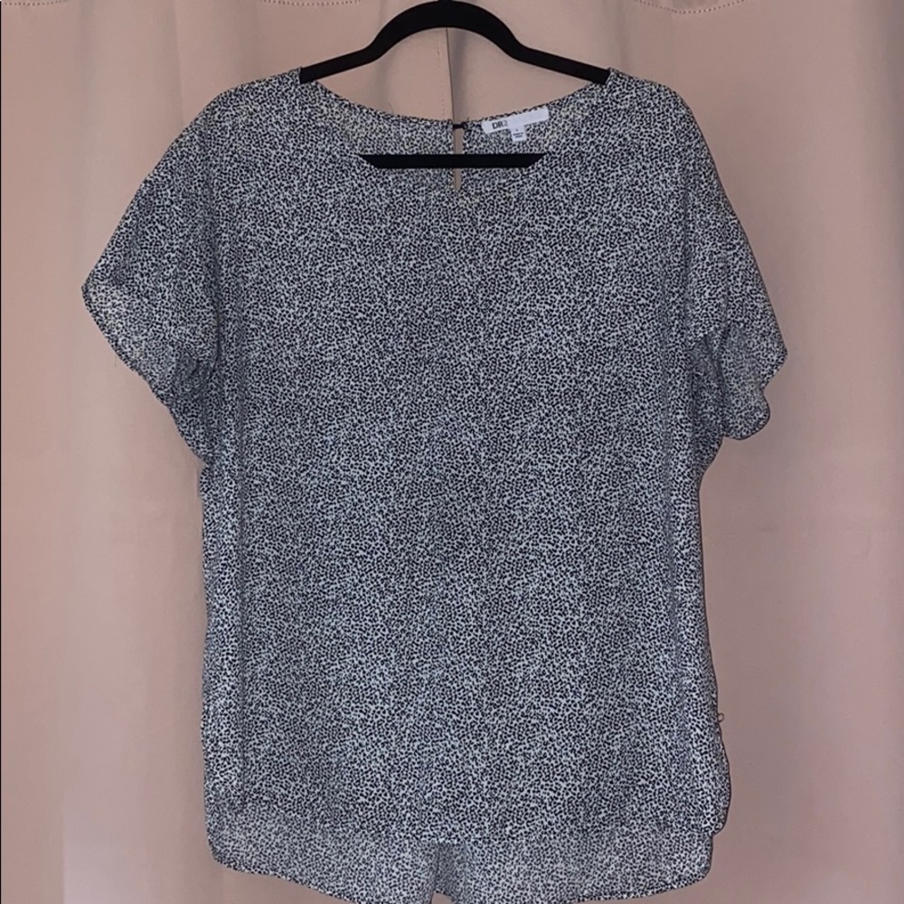 White short sleeved top